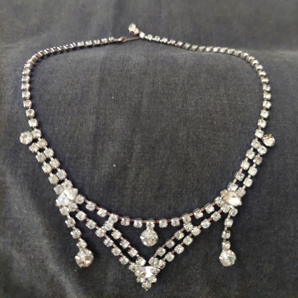 Cheeky vintage necklace